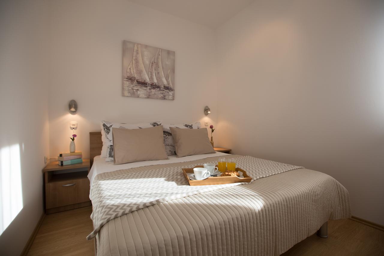 Maiv Residence - Family & Designer Suites Rogoznica  Ngoại thất bức ảnh