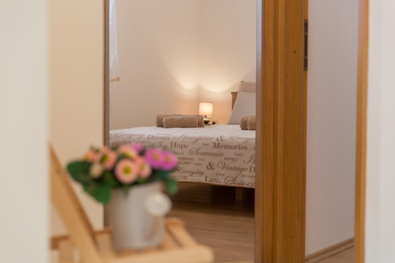 Maiv Residence - Family & Designer Suites Rogoznica  Ngoại thất bức ảnh