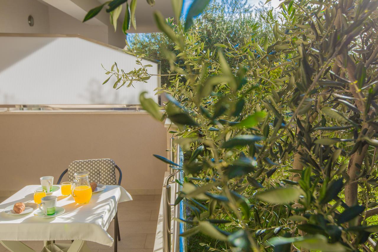 Maiv Residence - Family & Designer Suites Rogoznica  Ngoại thất bức ảnh
