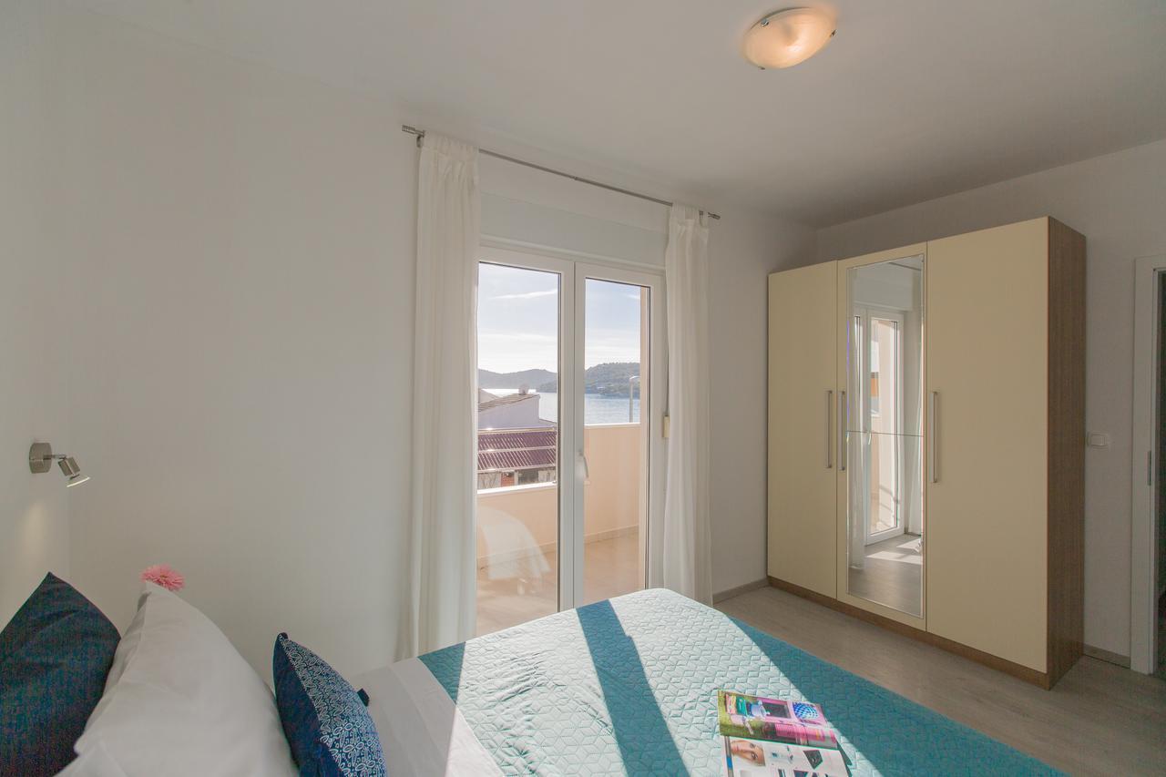 Maiv Residence - Family & Designer Suites Rogoznica  Ngoại thất bức ảnh