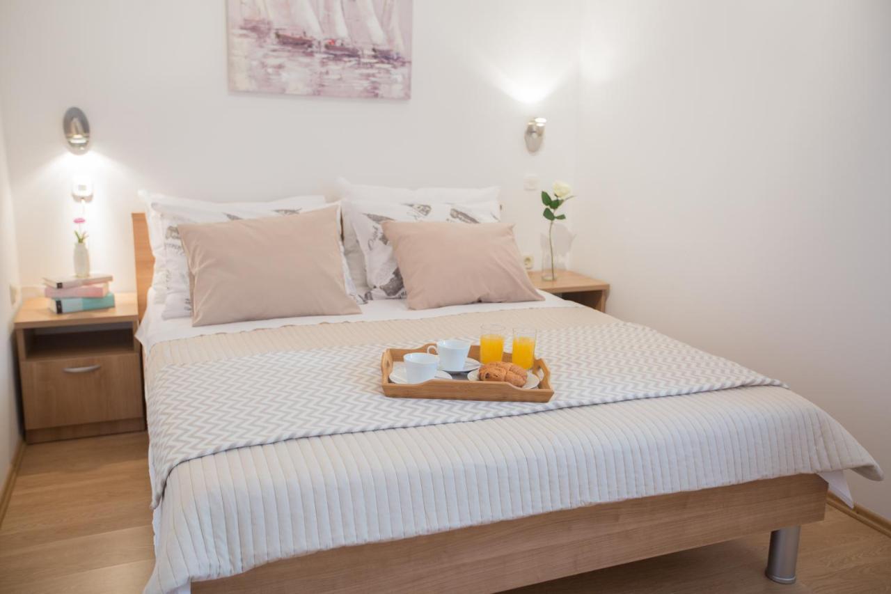 Maiv Residence - Family & Designer Suites Rogoznica  Phòng bức ảnh